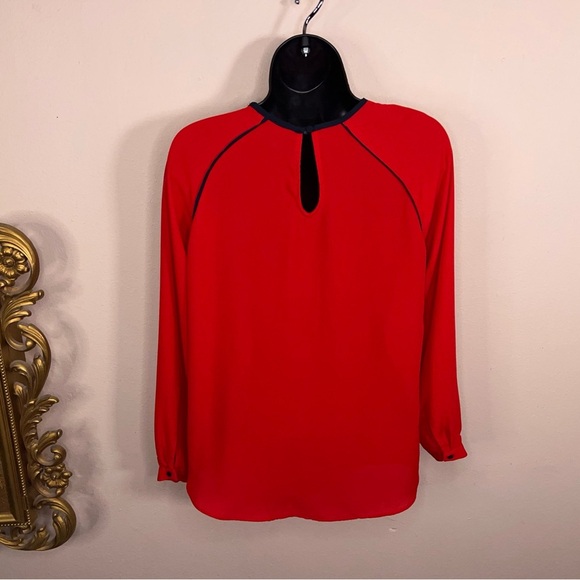 Petite Small Banana Republic Red Long Sleeve Blouse Dark Navy Blue Trim - Picture 3 of 13